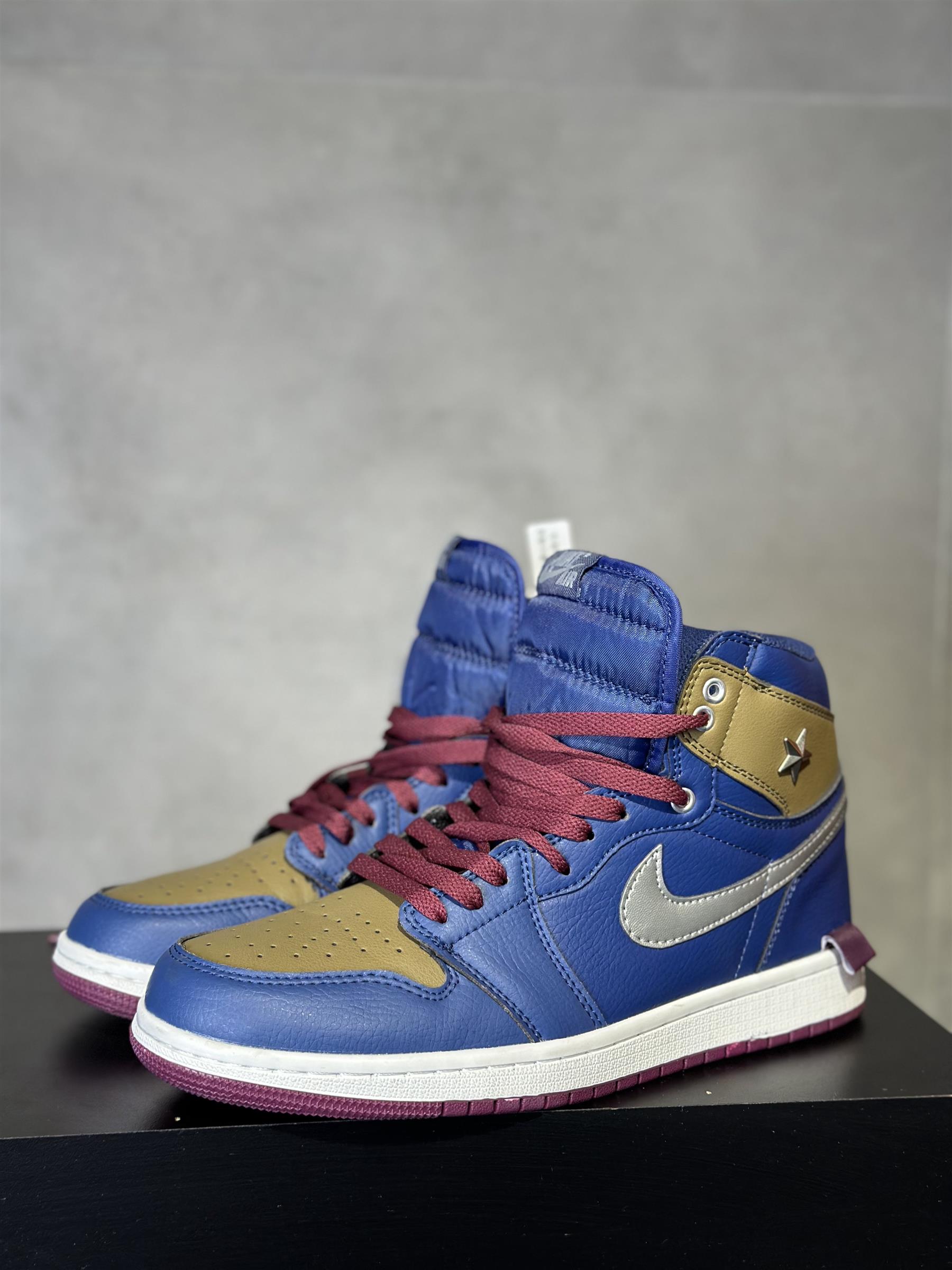 Air Jordan 1 Captain America