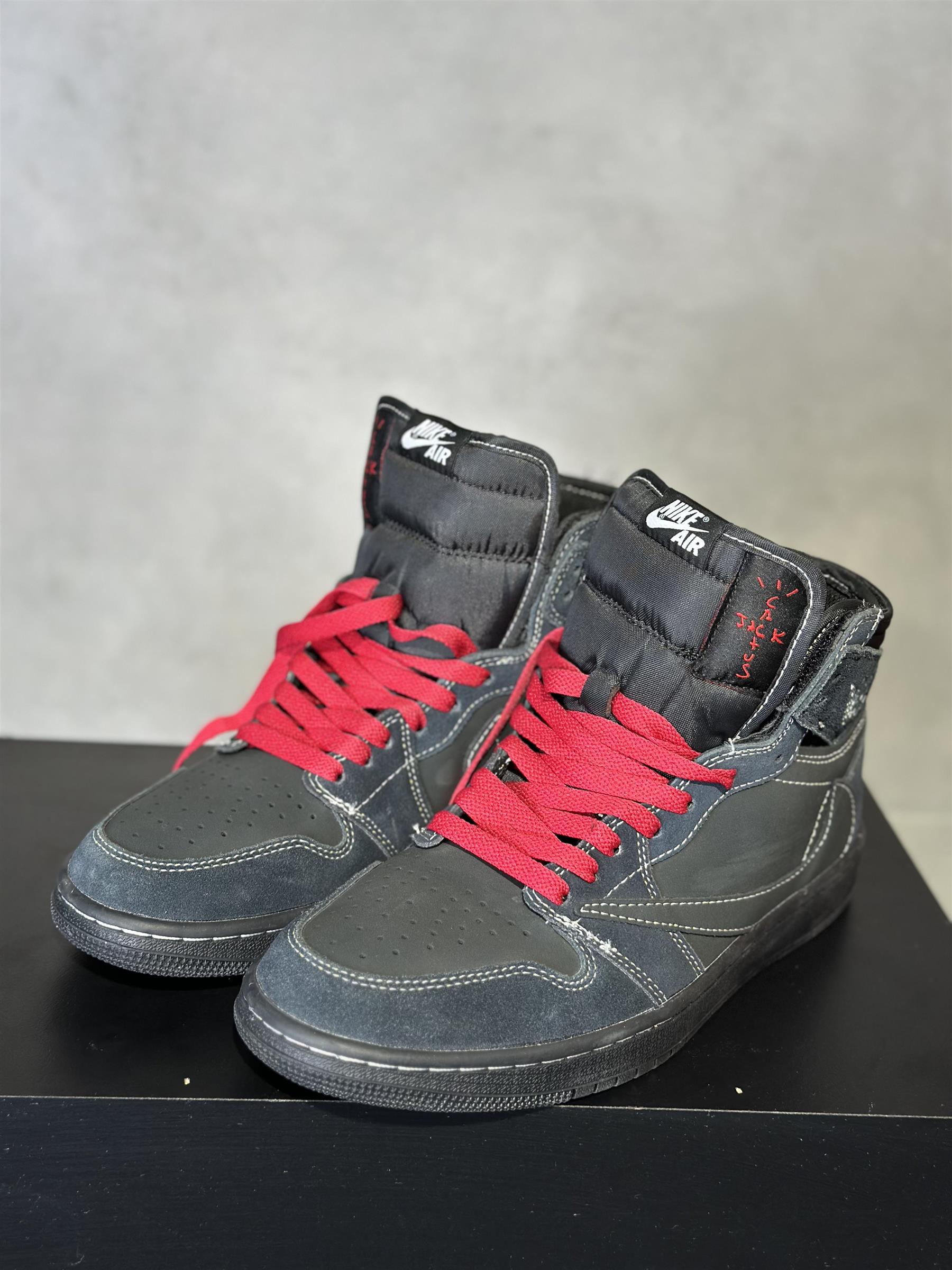 Nike Air Jordan 1 High Black Phantom