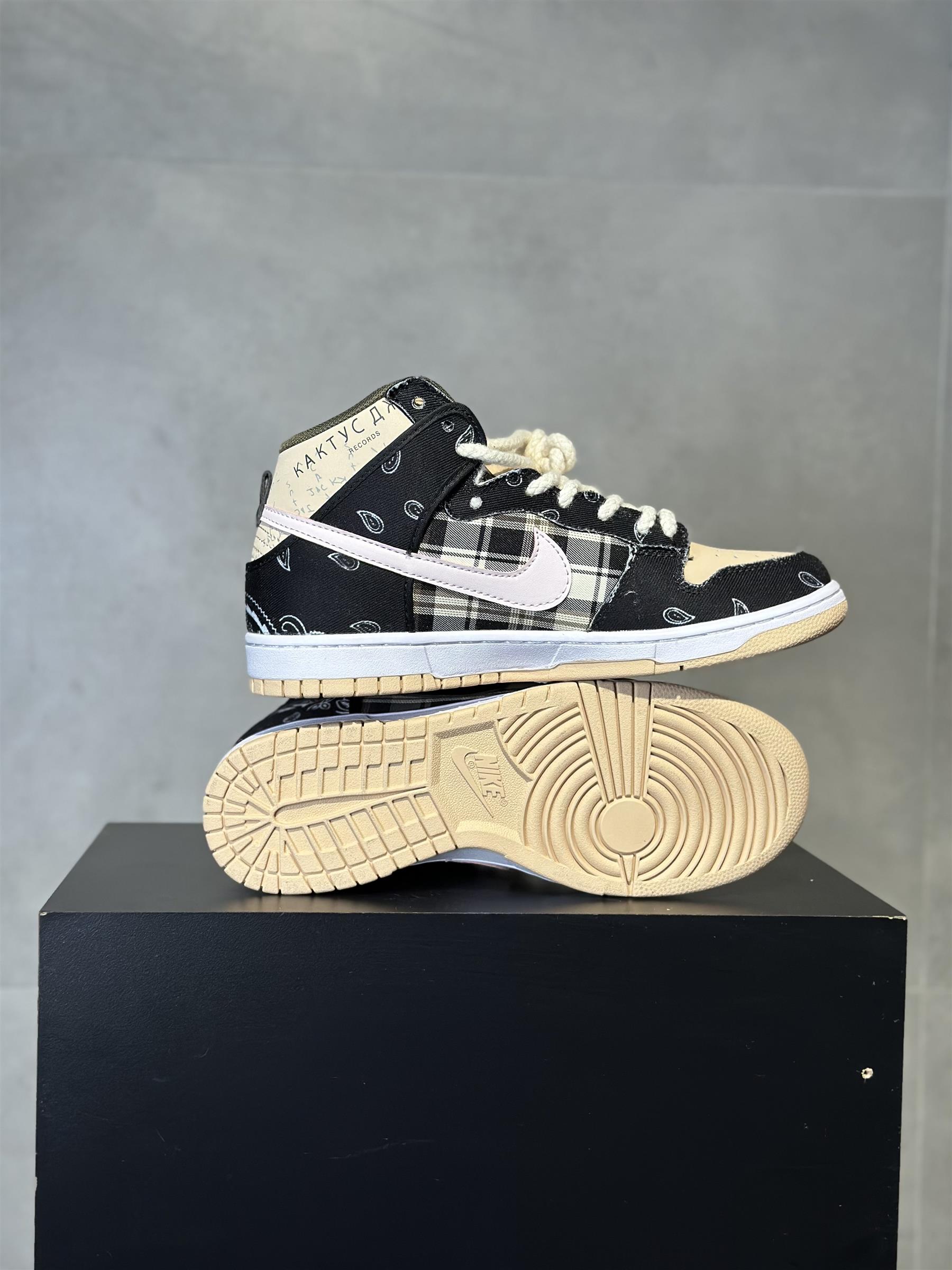 NIKE DUNK HIGH BANDANA